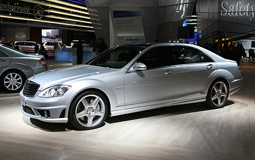  review from Edmunds Insider Line about the all new 2007 Mercedes-Benz 