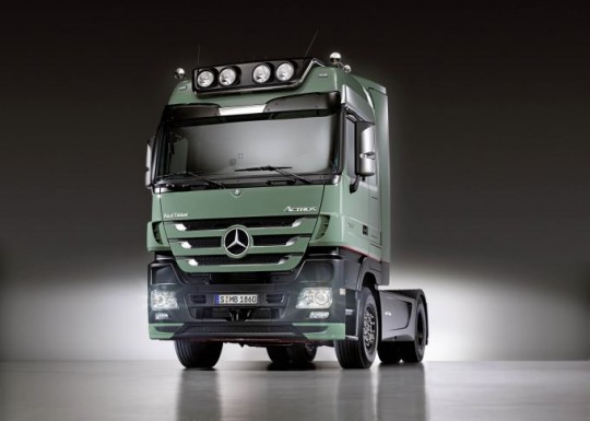 Mercedes-Benz Actros voted â€œTruck of the Year 2009″