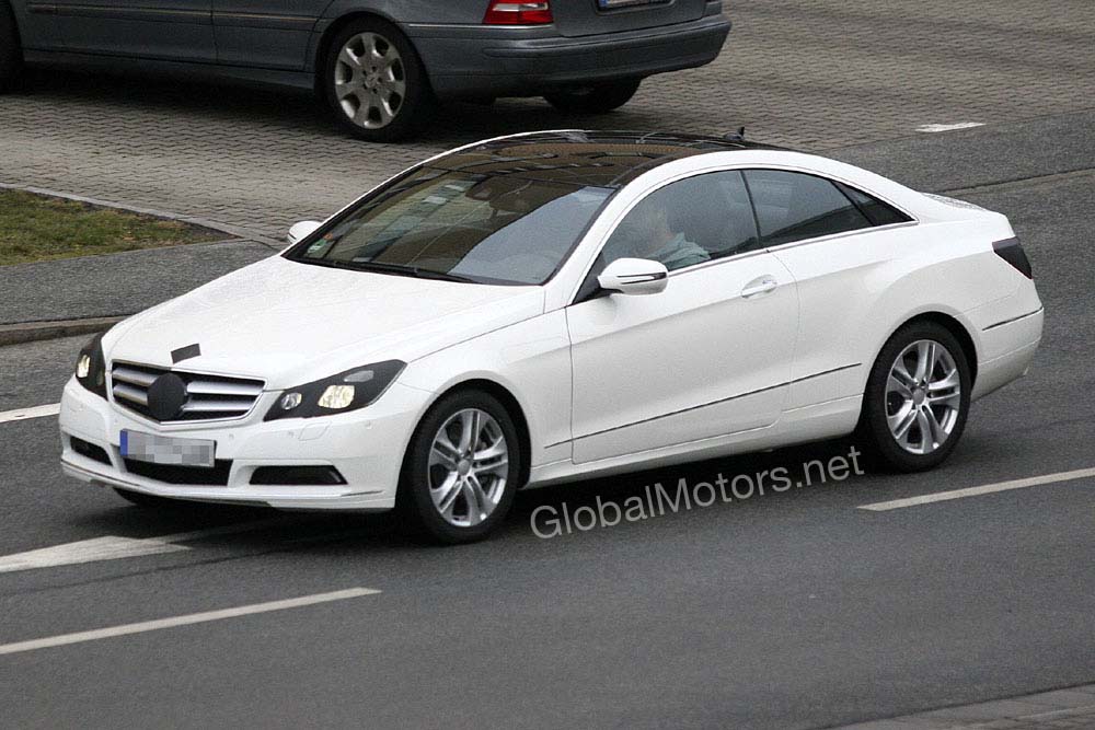 It seems that Mercedes is either not really trying to hide the E-Class Coupe 
