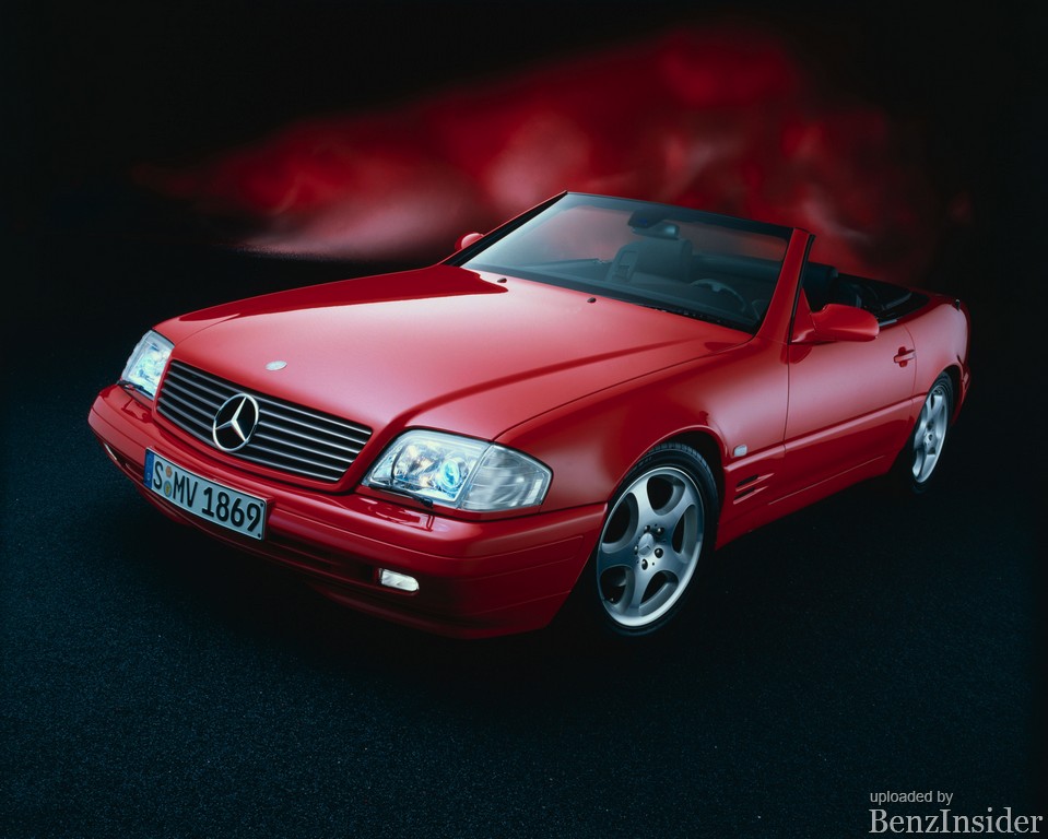 mercedes benz 1989 mercedes benz sl r129 series 01 536x430 A Day in History