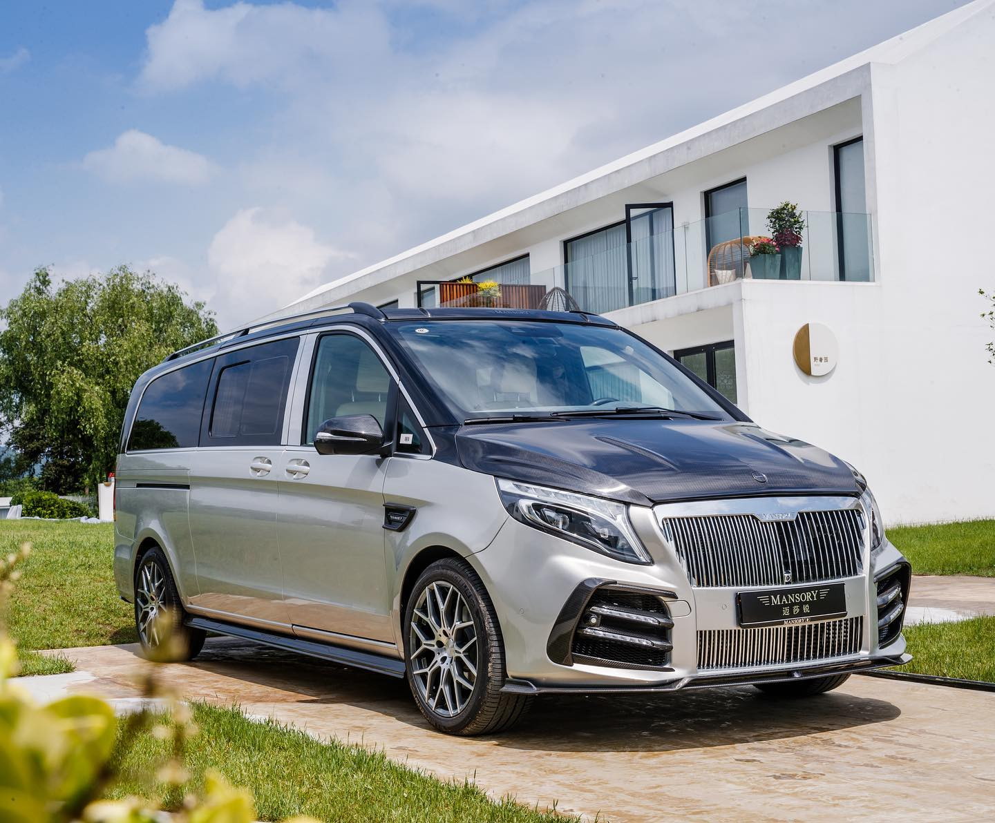 Mercedes-benz V-class Gets A Bmw Grille From Mansory - Benzinsider