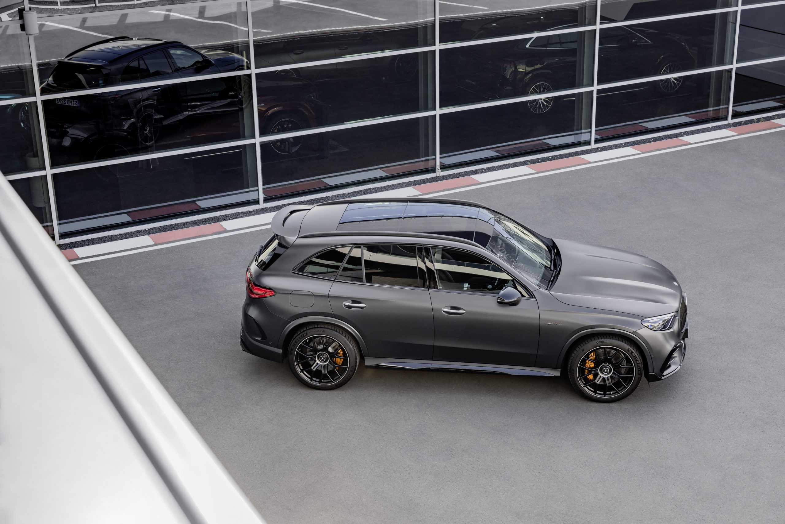 A Closer Look At The Features Of The New Mercedes Amg Glc Suv