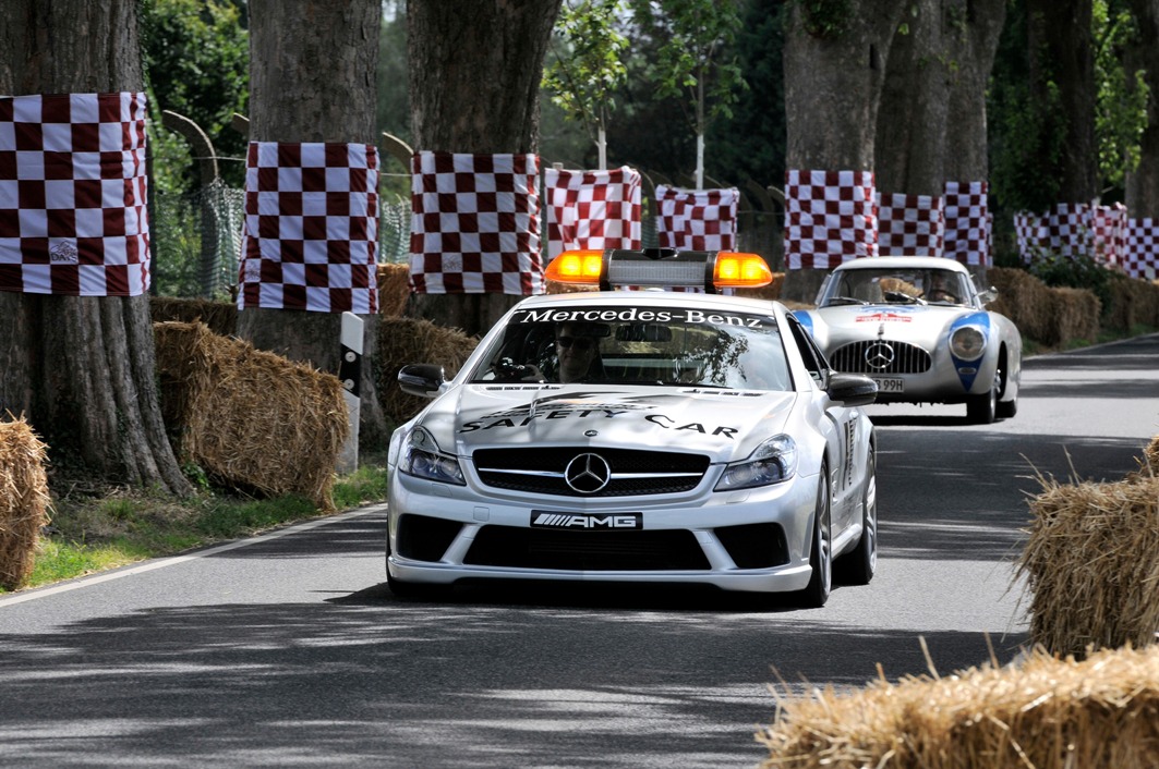 Mercedes-Benz S-Class Coming To The Schloss Dyck Classic Days