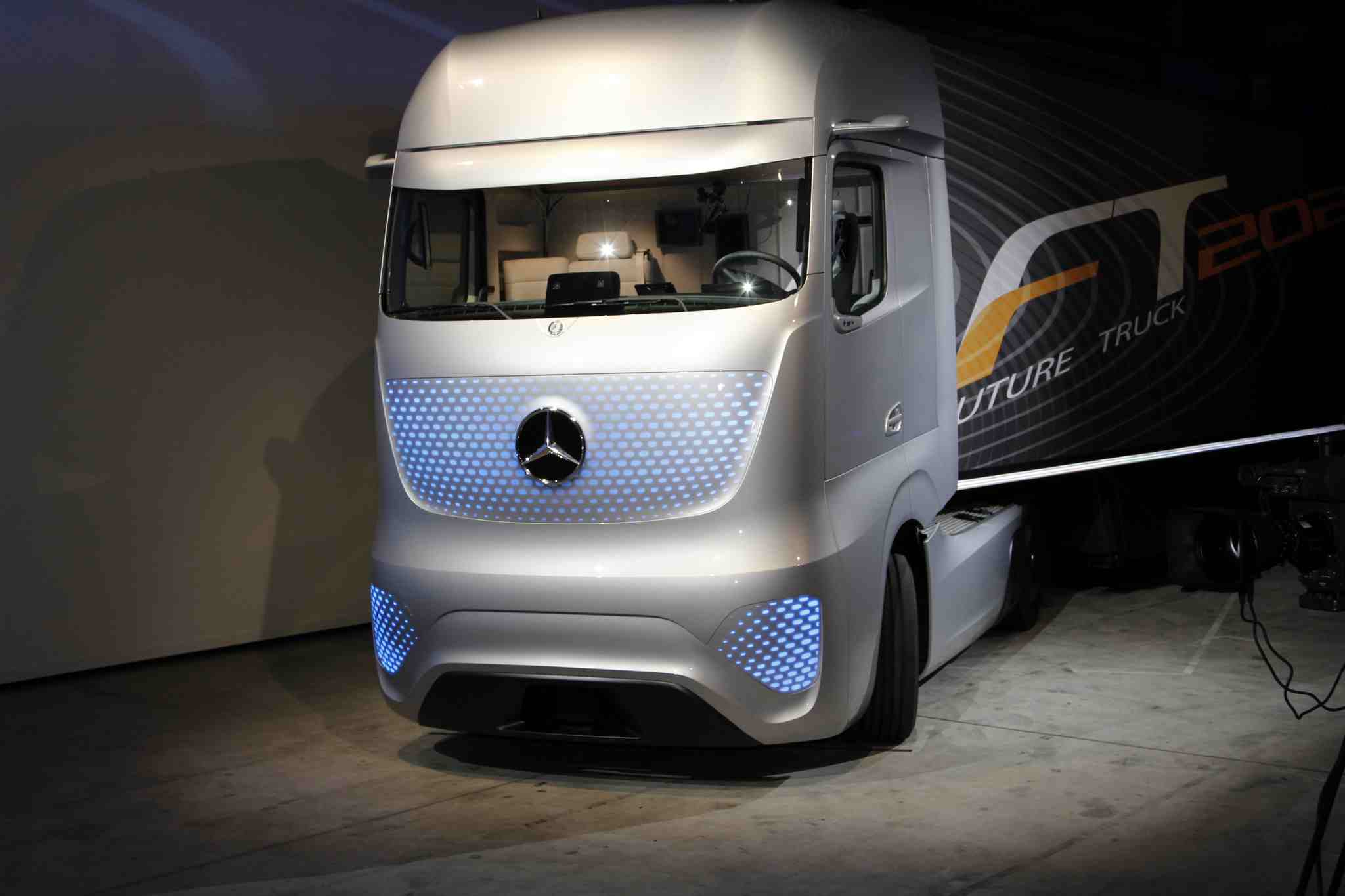 Mercedes Actros 2025