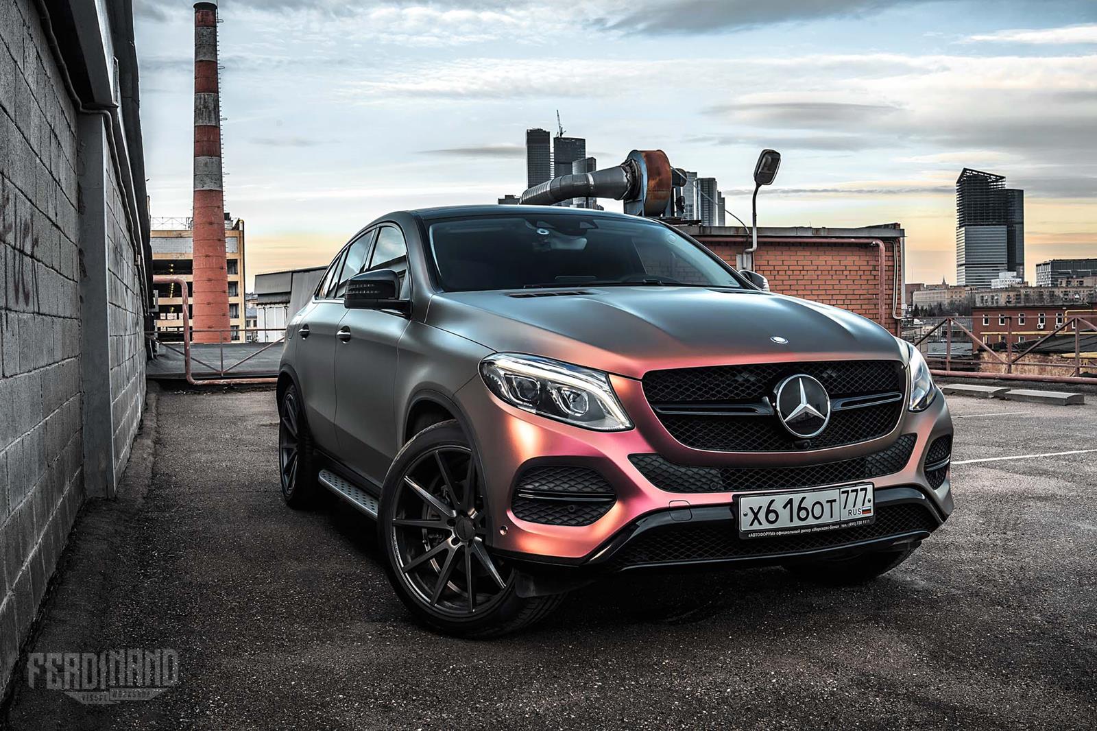 Mercedes-Benz GLE Coupe Receives a Unique Wrap