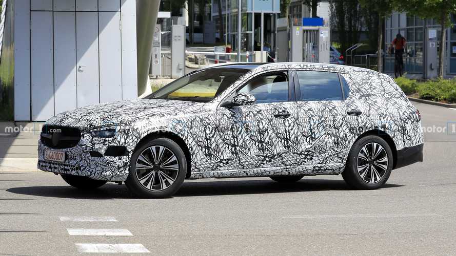 21 Mercedes Benz C Class Estate Spied For The First Time