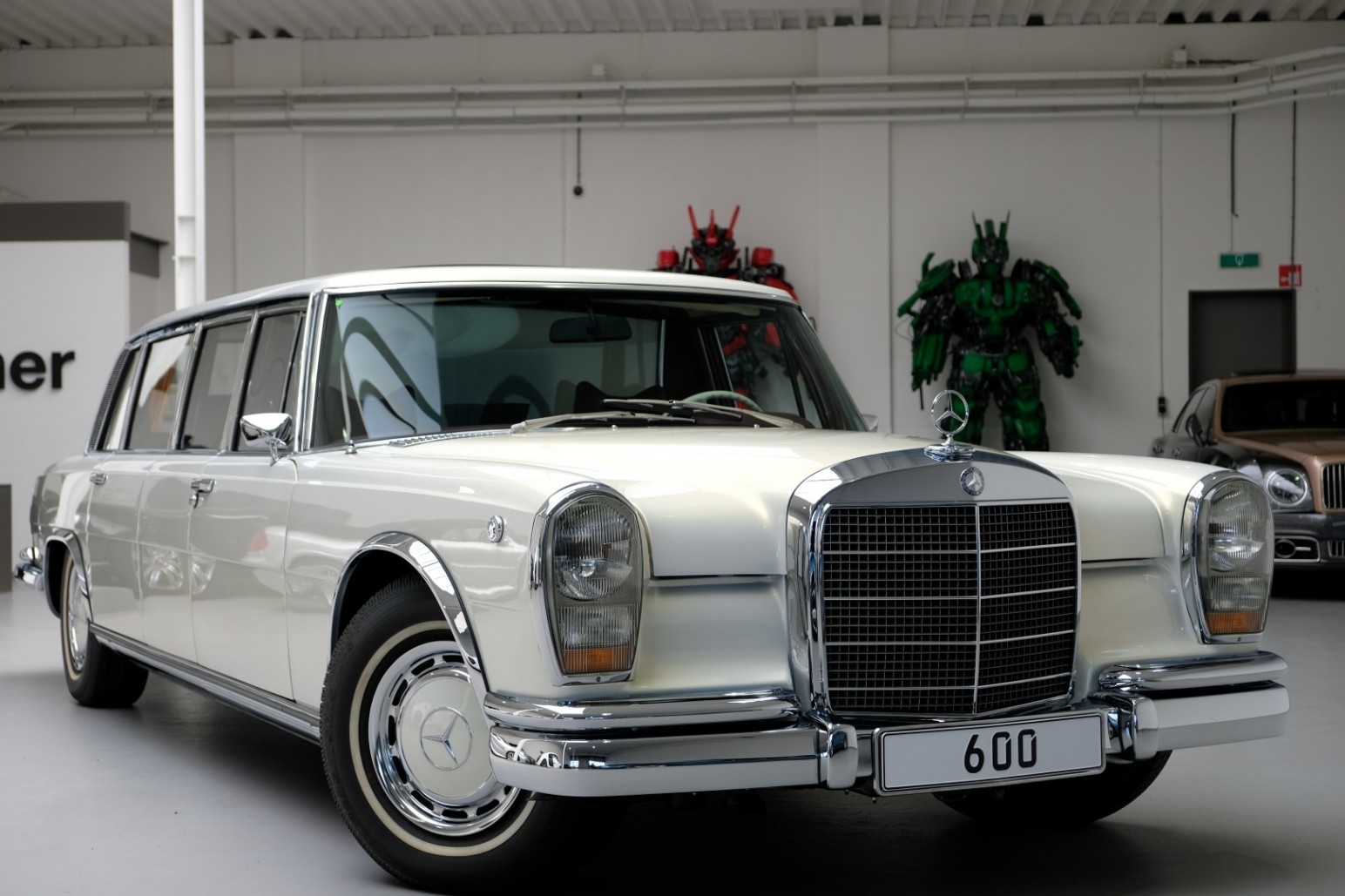 Mercedes-Benz w100 Pullman