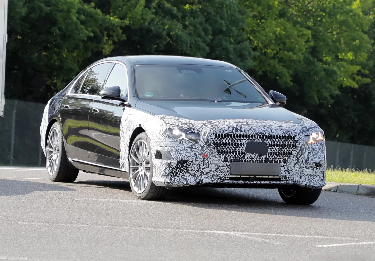 Mercedes-Benz S-Class Spy Shot